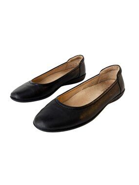 Naturalizer black leather ballet flats